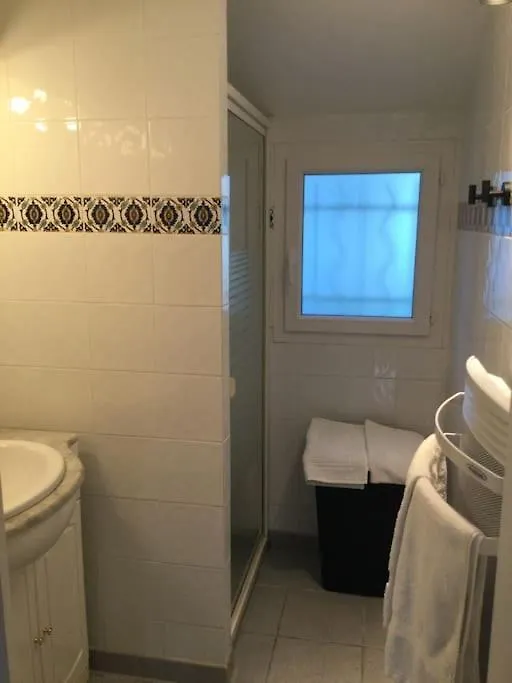 Maisonnette Pour 4 Pers Piscine De Mai A Sept 2Hrs Par Jour Dagneux