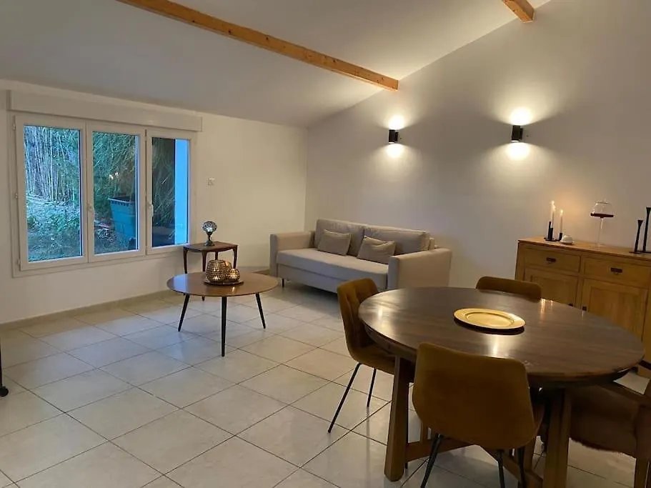 Maisonnette Pour 4 Pers Piscine De Mai A Sept 2Hrs Par Jour Dagneux 0*,  France