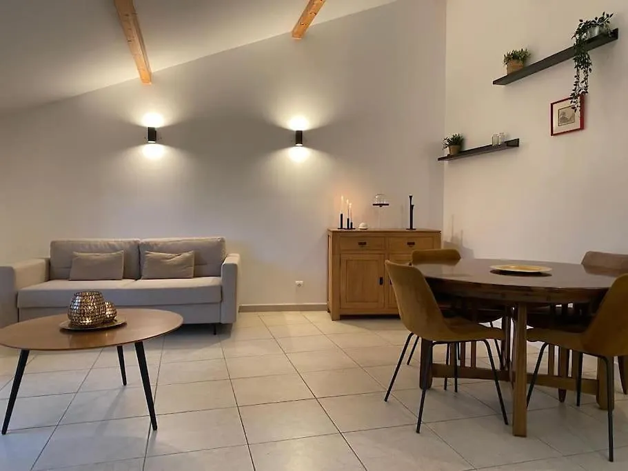 Maisonnette Pour 4 Pers Piscine De Mai A Sept 2Hrs Par Jour Dagneux 0*,  France