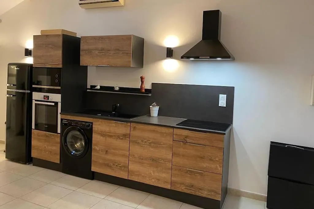 Maisonnette Pour 4 Pers Piscine De Mai A Sept 2Hrs Par Jour Dagneux France