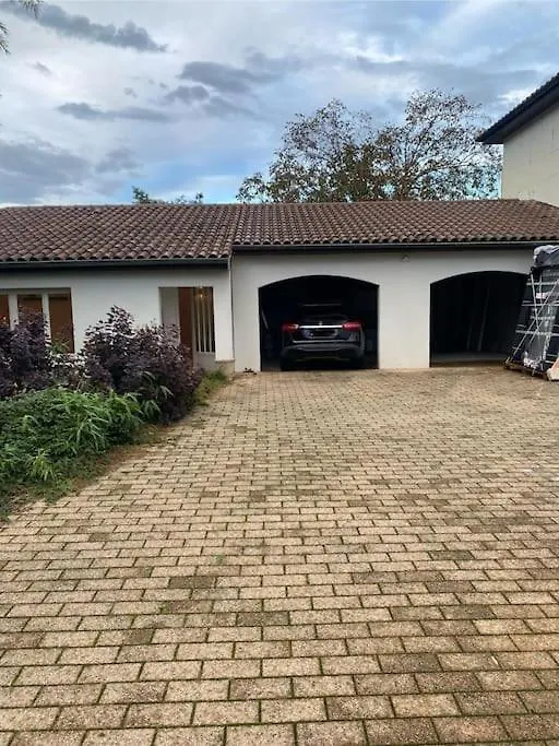 Maisonnette Pour 4 Pers Piscine De Mai A Sept 2Hrs Par Jour Dagneux France
